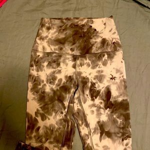 Lululemon size 2 workout leggings
